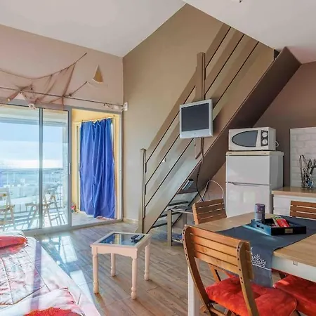 Au Bord De L'eau Apartment *